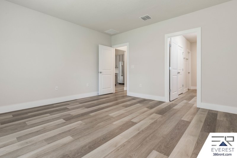 LIKE NEW, UPGRADED 3/2/2 IN THE HEART OF PALM COAST property image