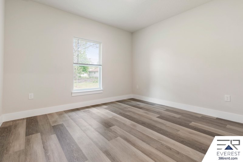 LIKE NEW, UPGRADED 3/2/2 IN THE HEART OF PALM COAST property image