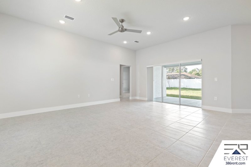 FULLY FENCED, LIKE NEW 3/2/2 IN DESIRABLE INDIAN TRAILS property image