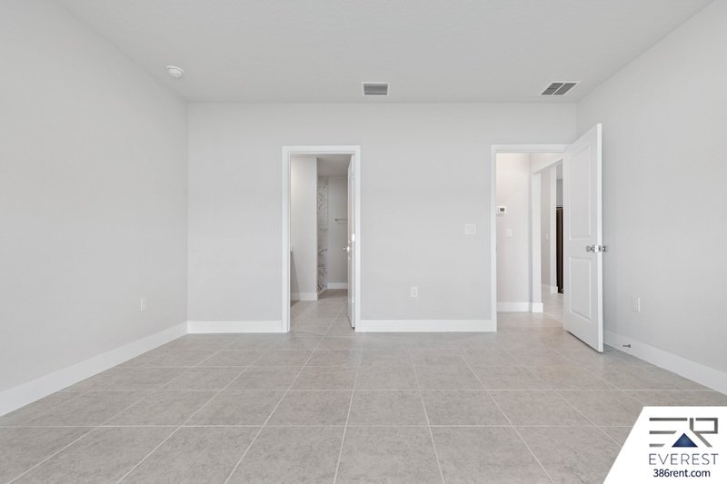 FULLY FENCED, LIKE NEW 3/2/2 IN DESIRABLE INDIAN TRAILS property image