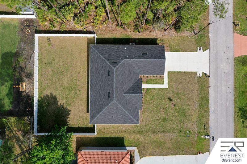 FULLY FENCED, LIKE NEW 3/2/2 IN DESIRABLE INDIAN TRAILS property image