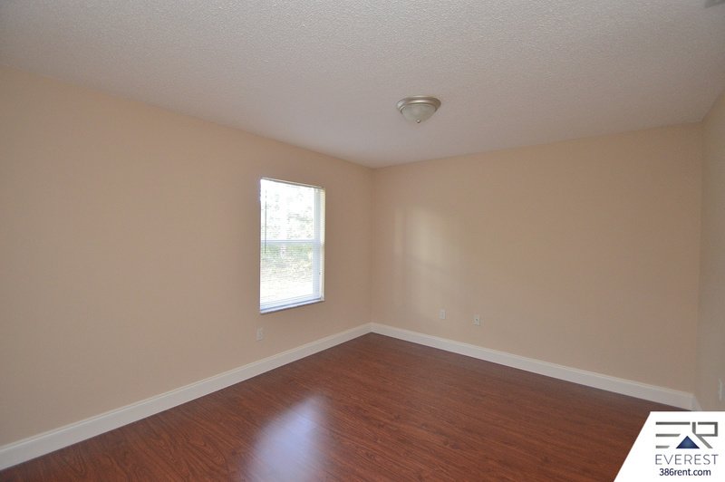 FUNCTIONAL 3/2/2 IN THE HEART OF PALM COAST property image
