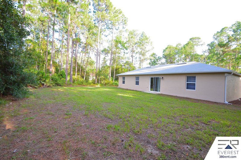 FUNCTIONAL 3/2/2 IN THE HEART OF PALM COAST property image