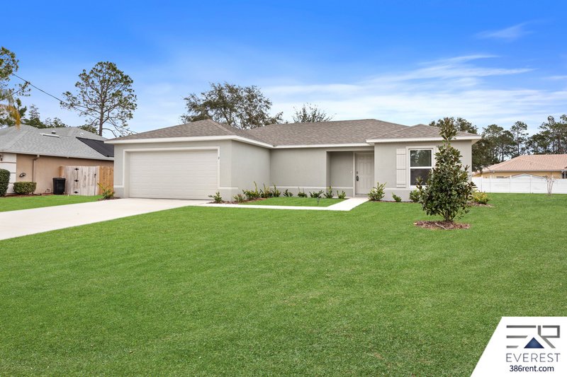 LIKE NEW 3/2/2 IN POPULAR LEHIGH WOODS property image