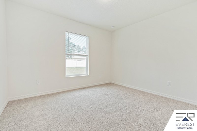 LIKE NEW 3/2/2 IN POPULAR LEHIGH WOODS property image