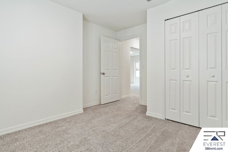 LIKE NEW 3/2/2 IN POPULAR LEHIGH WOODS property image
