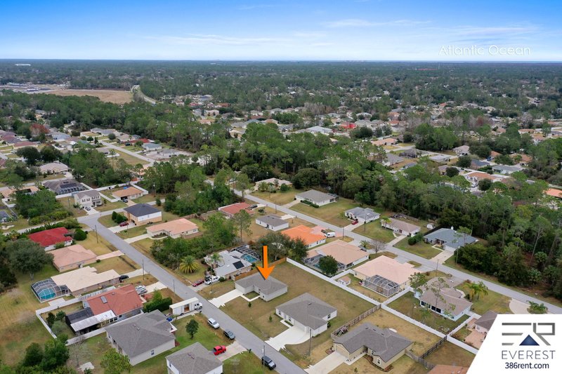 LIKE NEW 3/2/2 IN POPULAR LEHIGH WOODS property image