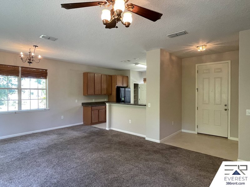 FUNCTIONAL 3/2/2 IN POPULAR LEHIGH WOODS property image