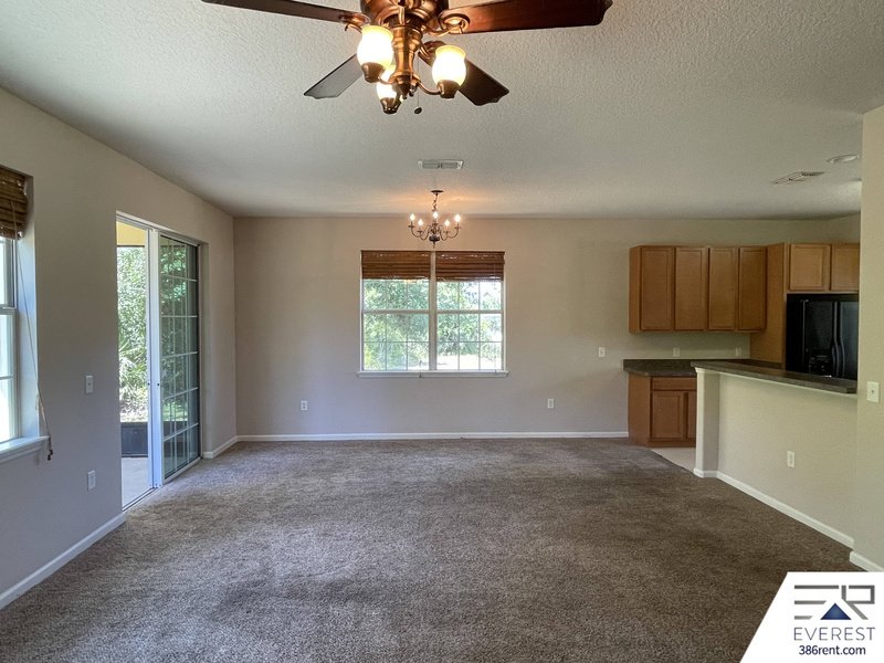 FUNCTIONAL 3/2/2 IN POPULAR LEHIGH WOODS property image