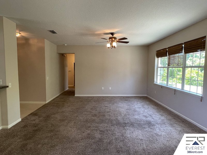 FUNCTIONAL 3/2/2 IN POPULAR LEHIGH WOODS property image