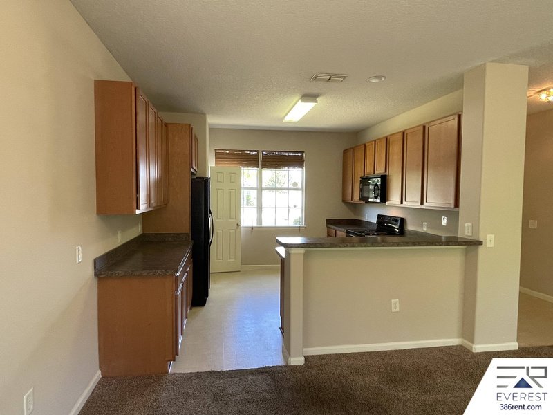 FUNCTIONAL 3/2/2 IN POPULAR LEHIGH WOODS property image
