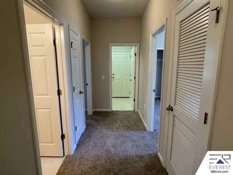 FUNCTIONAL 3/2/2 IN POPULAR LEHIGH WOODS property image