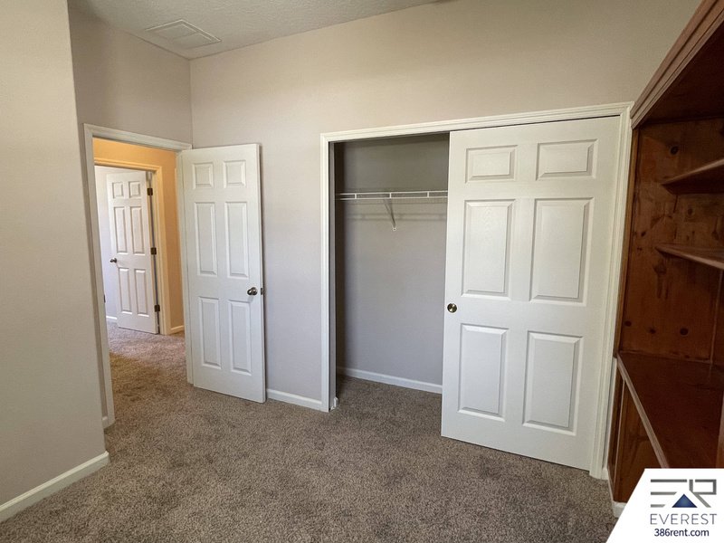 FUNCTIONAL 3/2/2 IN POPULAR LEHIGH WOODS property image
