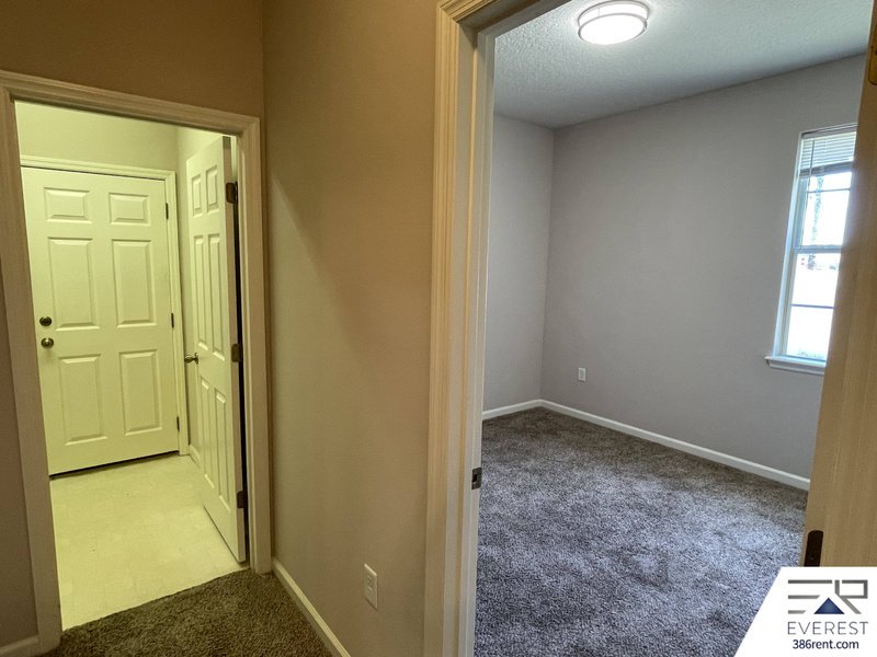 FUNCTIONAL 3/2/2 IN POPULAR LEHIGH WOODS property image