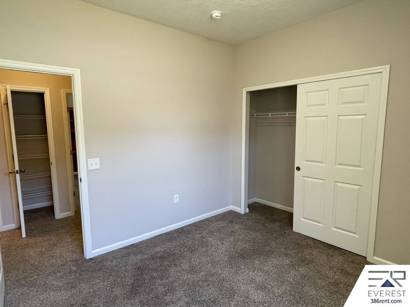 FUNCTIONAL 3/2/2 IN POPULAR LEHIGH WOODS property image