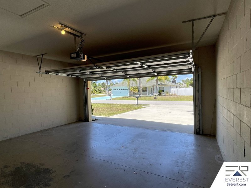 FUNCTIONAL 3/2/2 IN POPULAR LEHIGH WOODS property image