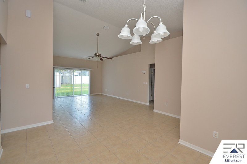 FUNCTIONAL 3/2/2 IN DESIRABLE QUAIL HOLLOW property image