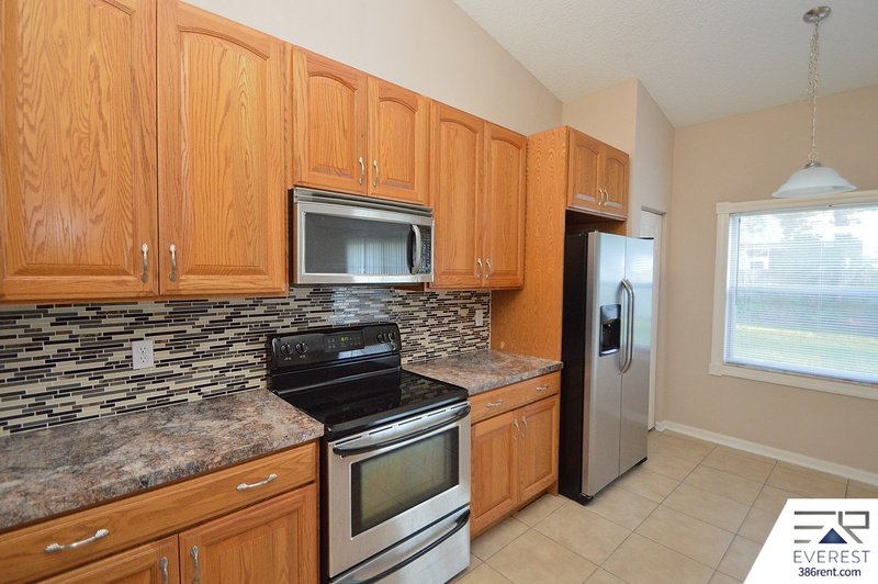 FUNCTIONAL 3/2/2 IN DESIRABLE QUAIL HOLLOW property image