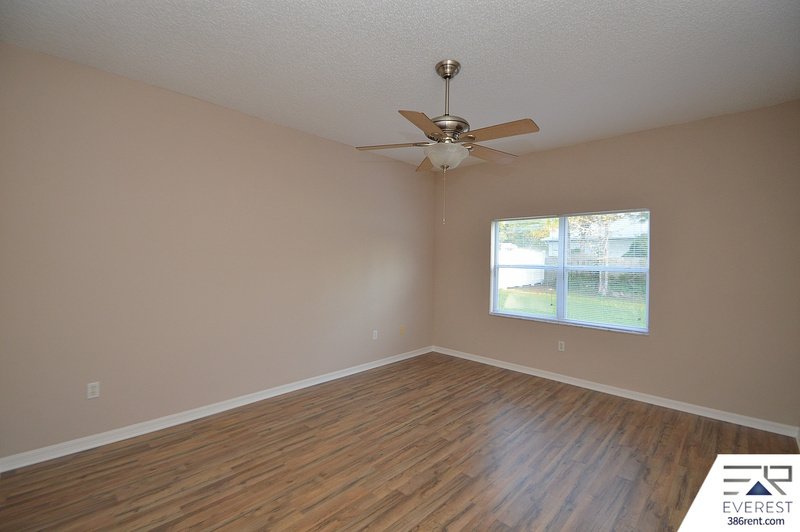 FUNCTIONAL 3/2/2 IN DESIRABLE QUAIL HOLLOW property image