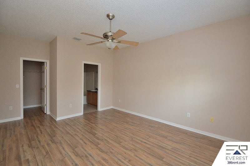 FUNCTIONAL 3/2/2 IN DESIRABLE QUAIL HOLLOW property image