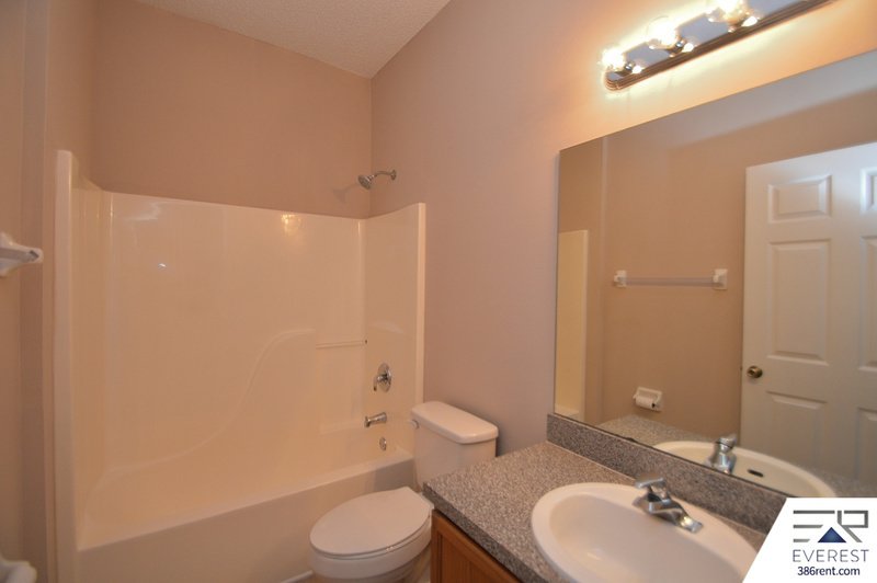FUNCTIONAL 3/2/2 IN DESIRABLE QUAIL HOLLOW property image