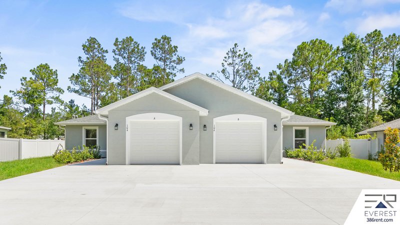 LIKE NEW 3/2/1 TOWNHOUSE IN BEAUTIFUL SEMINOLE WOODS property image