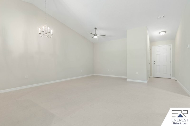 LIKE NEW 3/2/1 TOWNHOUSE IN BEAUTIFUL SEMINOLE WOODS property image