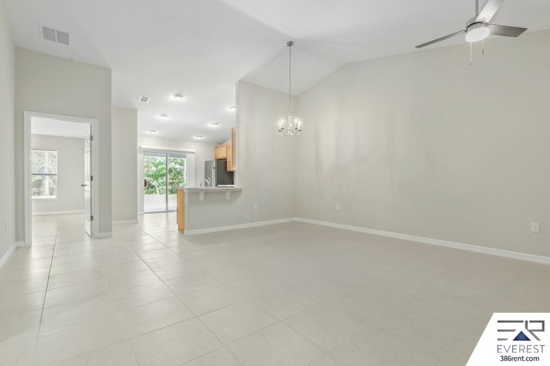 LIKE NEW 3/2/1 TOWNHOUSE IN BEAUTIFUL SEMINOLE WOODS property image