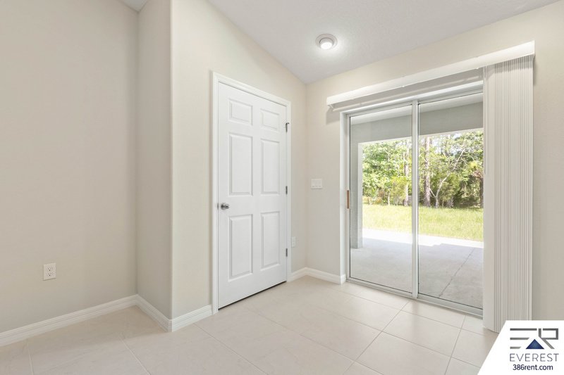 LIKE NEW 3/2/1 TOWNHOUSE IN BEAUTIFUL SEMINOLE WOODS property image