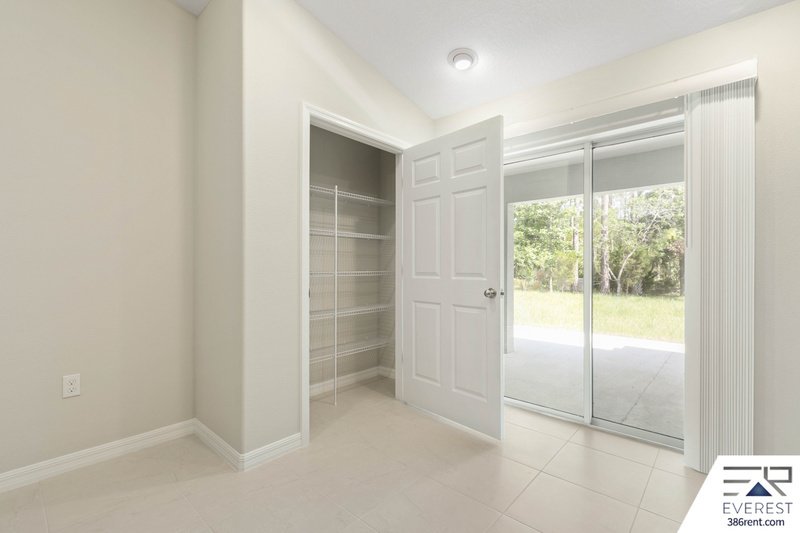 LIKE NEW 3/2/1 TOWNHOUSE IN BEAUTIFUL SEMINOLE WOODS property image