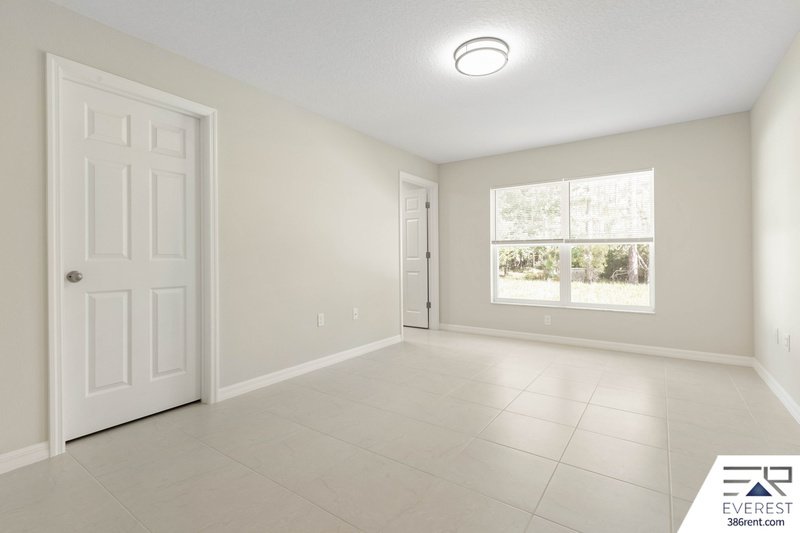 LIKE NEW 3/2/1 TOWNHOUSE IN BEAUTIFUL SEMINOLE WOODS property image