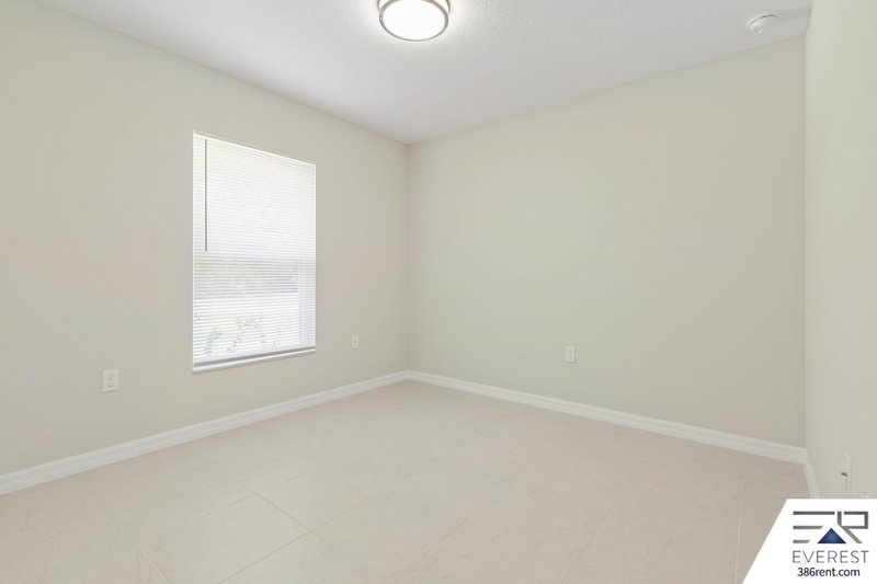LIKE NEW 3/2/1 TOWNHOUSE IN BEAUTIFUL SEMINOLE WOODS property image