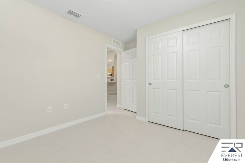 LIKE NEW 3/2/1 TOWNHOUSE IN BEAUTIFUL SEMINOLE WOODS property image
