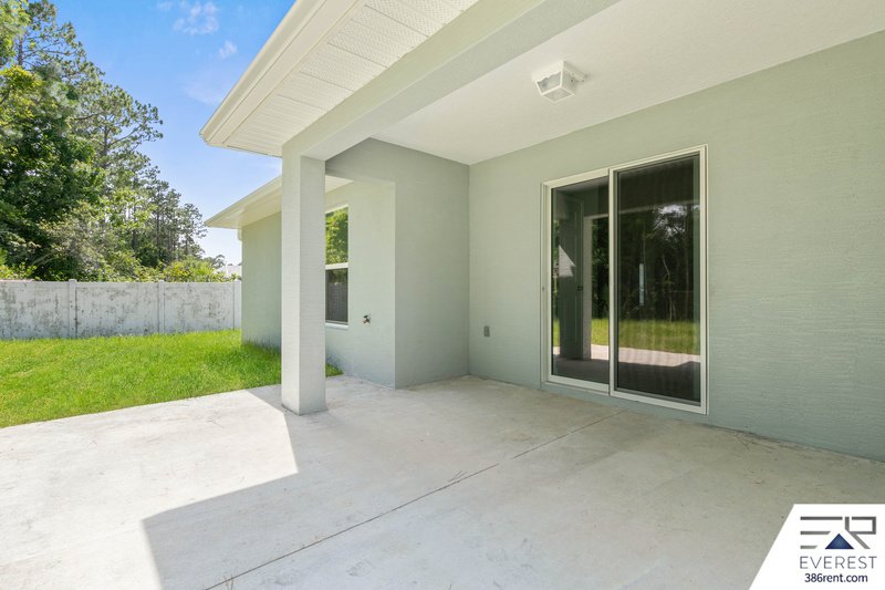 LIKE NEW 3/2/1 TOWNHOUSE IN BEAUTIFUL SEMINOLE WOODS property image