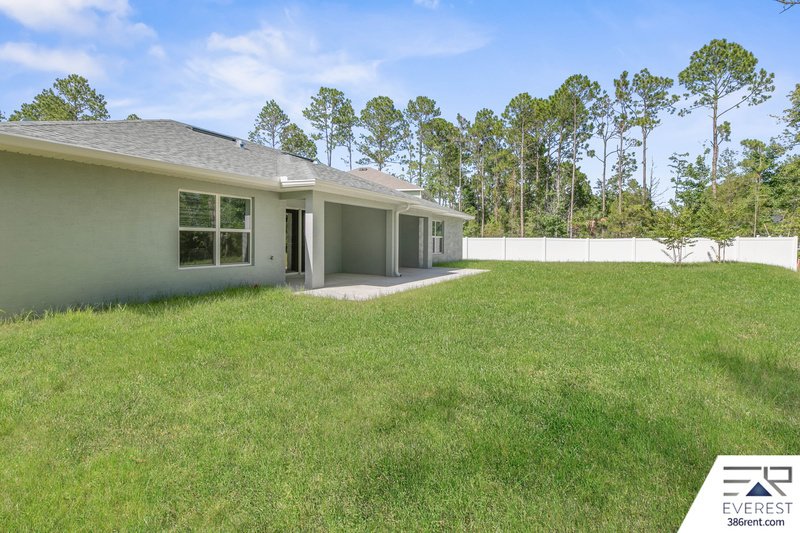 LIKE NEW 3/2/1 TOWNHOUSE IN BEAUTIFUL SEMINOLE WOODS property image