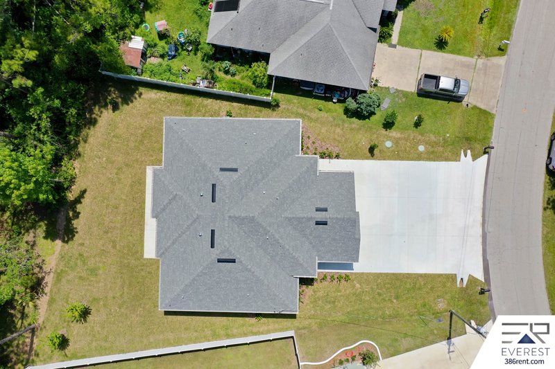 LIKE NEW 3/2/1 TOWNHOUSE IN BEAUTIFUL SEMINOLE WOODS property image