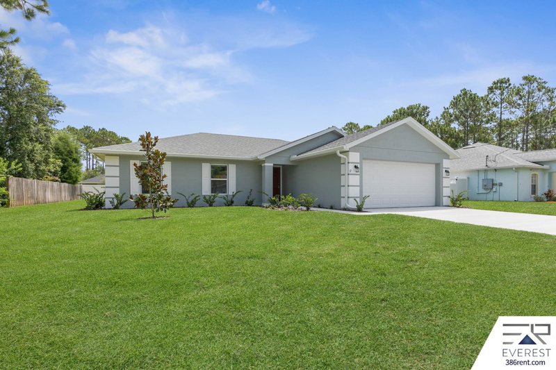 LIKE NEW 3/2/2 IN DESIRABLE SEMINOLE WOODS property image