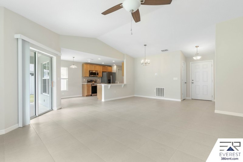 LIKE NEW 3/2/2 IN DESIRABLE SEMINOLE WOODS property image