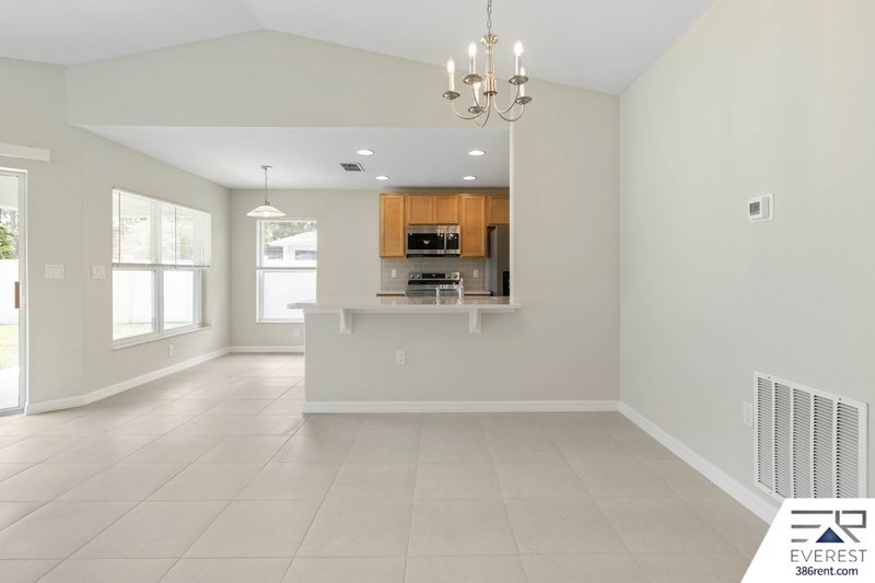 LIKE NEW 3/2/2 IN DESIRABLE SEMINOLE WOODS property image