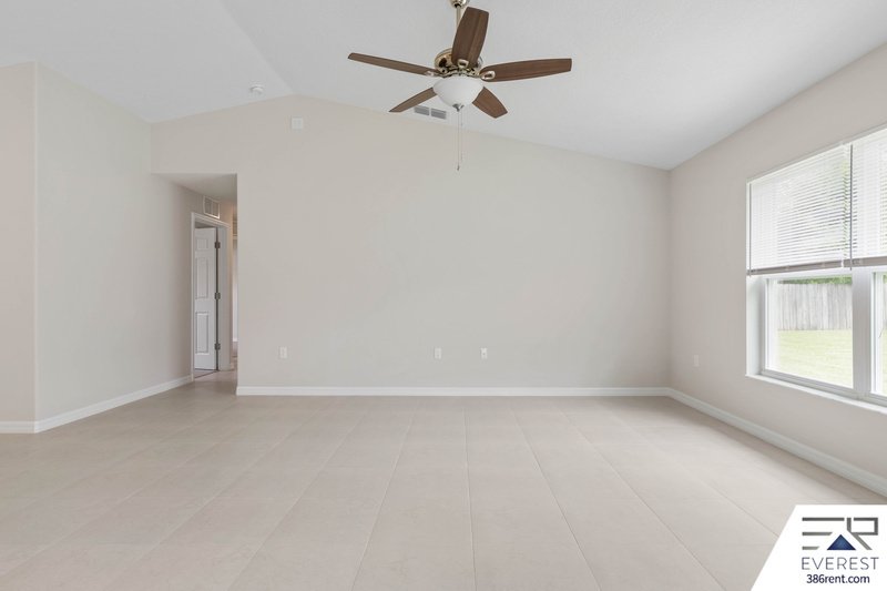 LIKE NEW 3/2/2 IN DESIRABLE SEMINOLE WOODS property image