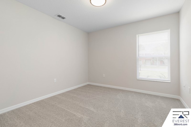 LIKE NEW 3/2/2 IN DESIRABLE SEMINOLE WOODS property image