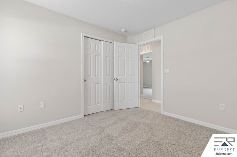 LIKE NEW 3/2/2 IN DESIRABLE SEMINOLE WOODS property image