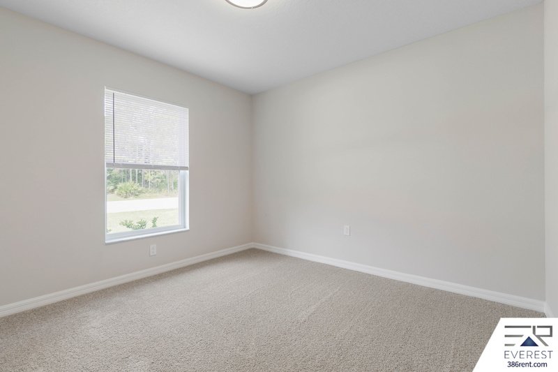 LIKE NEW 3/2/2 IN DESIRABLE SEMINOLE WOODS property image