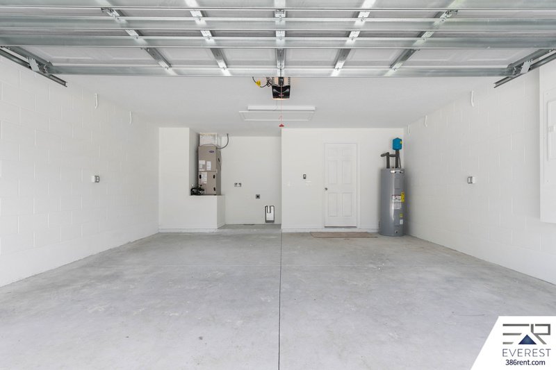 LIKE NEW 3/2/2 IN DESIRABLE SEMINOLE WOODS property image