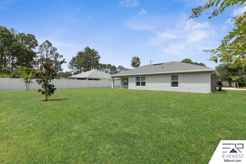 LIKE NEW 3/2/2 IN DESIRABLE SEMINOLE WOODS property image