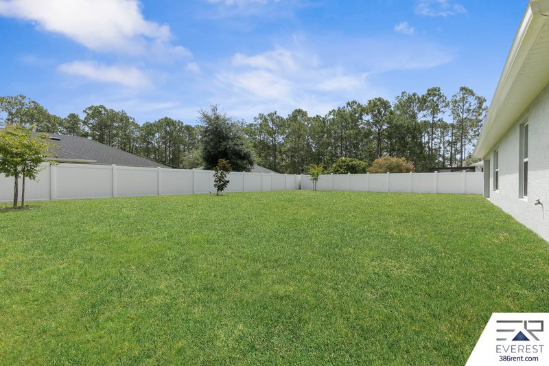 LIKE NEW 3/2/2 IN DESIRABLE SEMINOLE WOODS property image