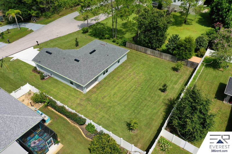 LIKE NEW 3/2/2 IN DESIRABLE SEMINOLE WOODS property image