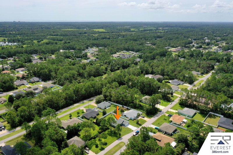 LIKE NEW 3/2/2 IN DESIRABLE SEMINOLE WOODS property image