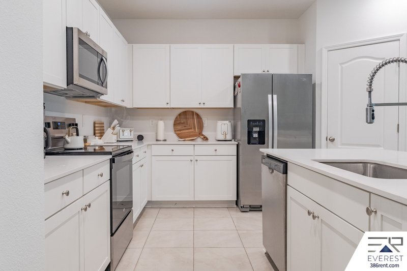 LIKE NEW 3/2.5/1 TOWNHOUSE IN DESIRABLE PALM COAST property image