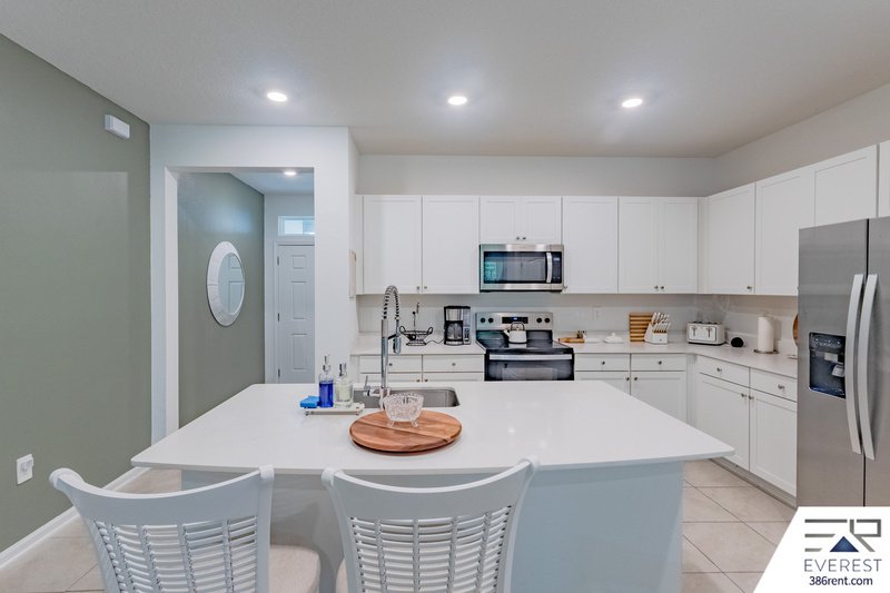 LIKE NEW 3/2.5/1 TOWNHOUSE IN DESIRABLE PALM COAST property image